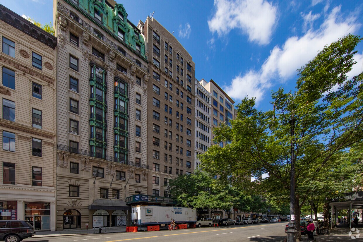 116 W 72nd St New York, NY 10023 - Lincoln Square