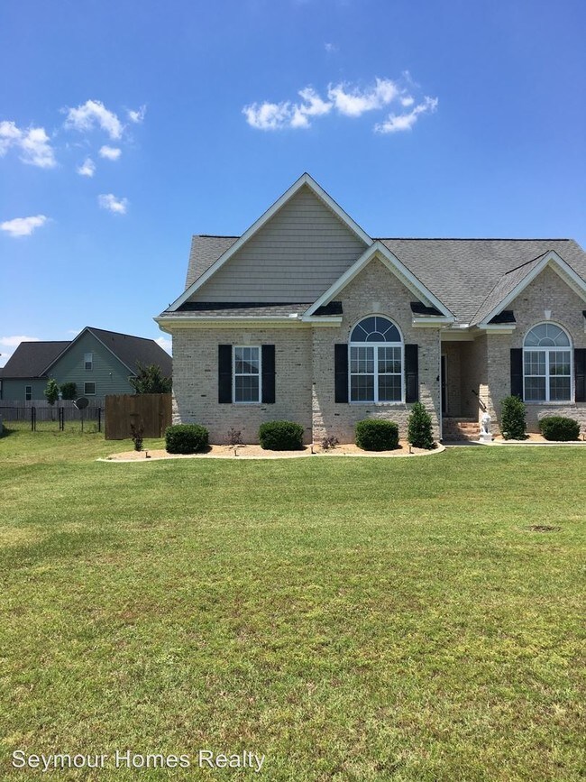 Foto del edificio - 4 br, 3 bath House - 568 Friendly Drive