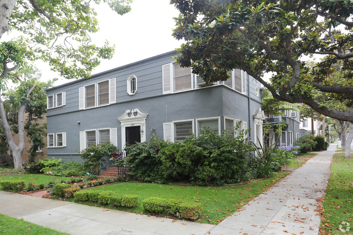 Primary Photo - 257 N Swall Dr