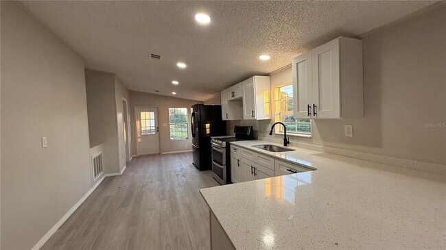 Foto del edificio - 4531 Deer Run Rd