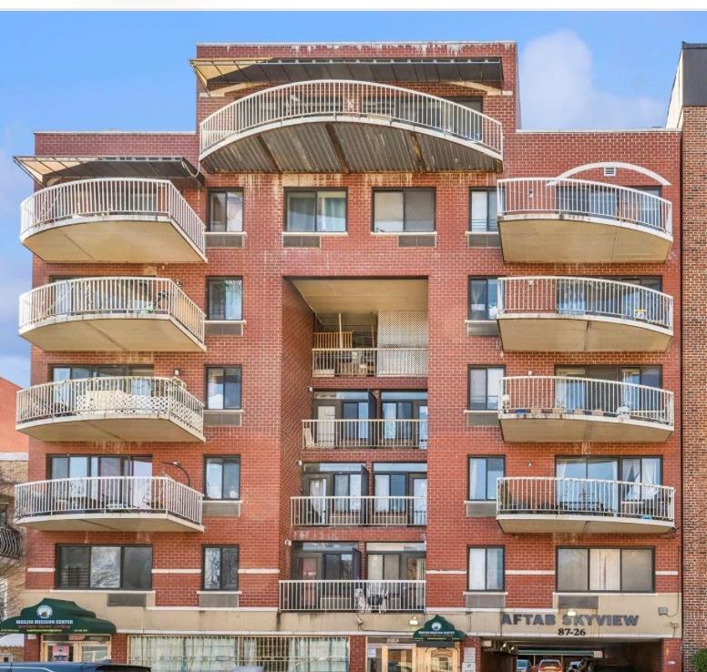 Foto principal - 87-26 175th St