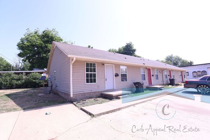Primary Photo - First month move in special $700!! Renovat...