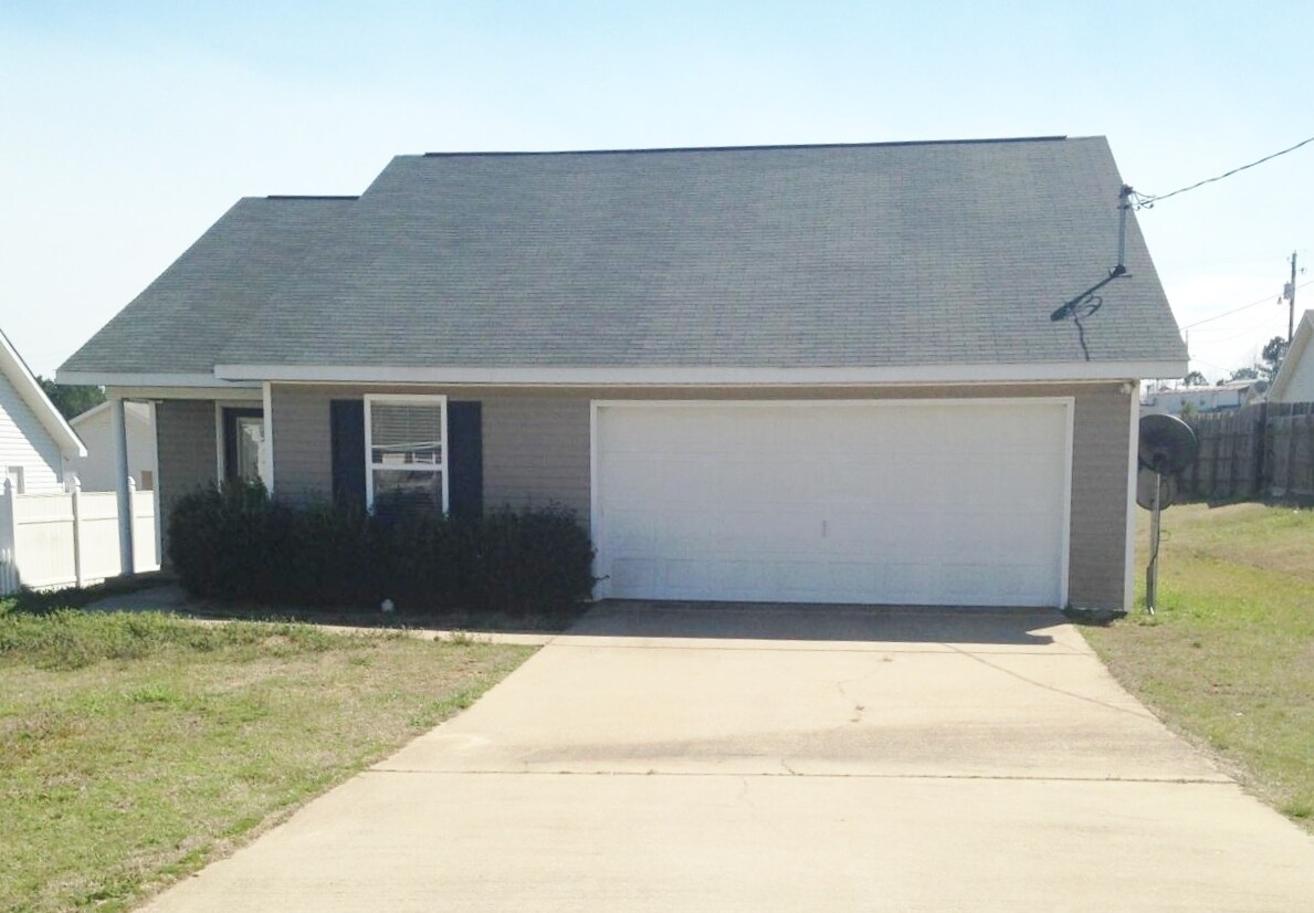 Primary Photo - Great Home for Rent in Brookwood, AL... Av...