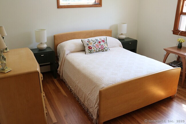 Foto del edificio - 839 Litchfield St