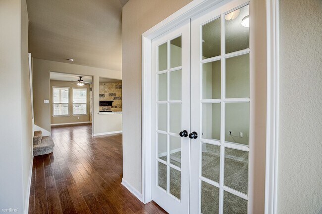 Building Photo - 4 br, 2.5 bath House - 710 Palo Duro Loop