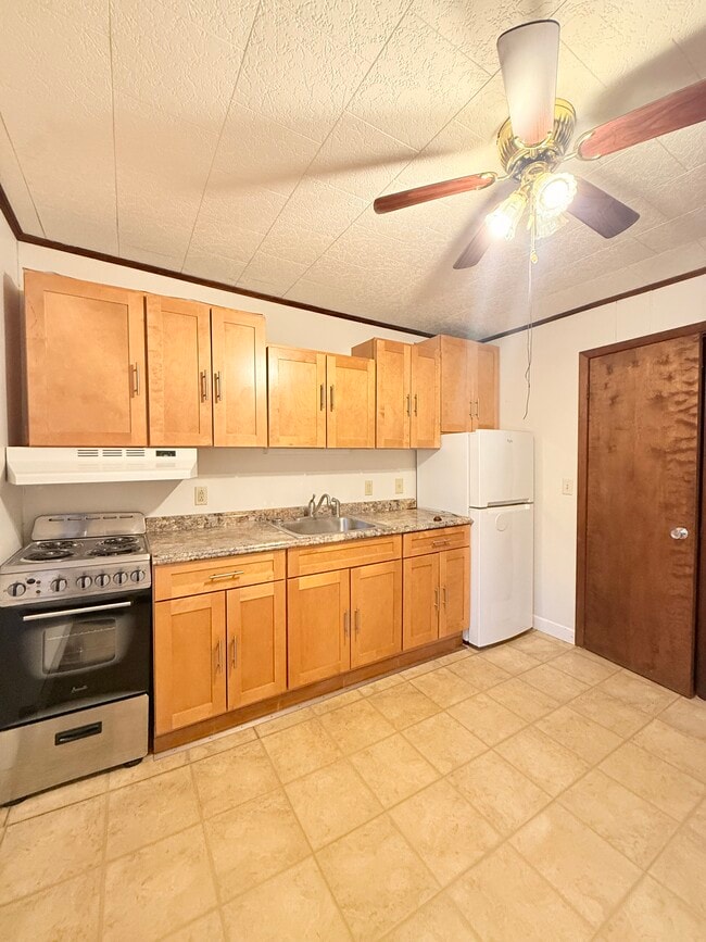 Building Photo - 26A Rochester St