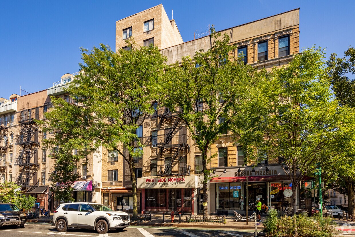 Primary Photo - 963 Columbus Ave