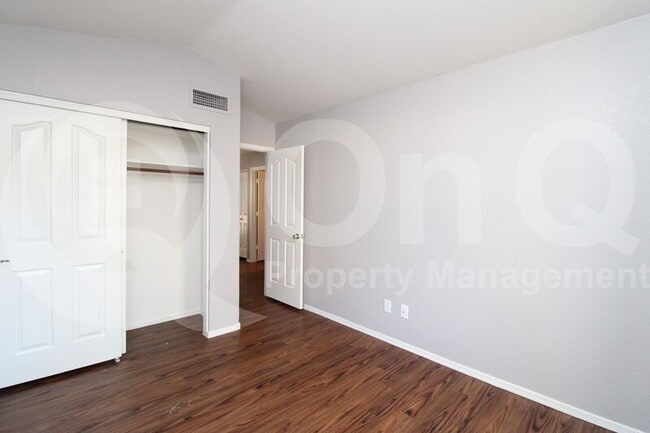 Building Photo - 7253 E Lindner Ave