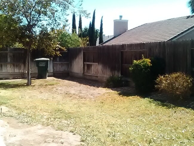 Foto del edificio - COMING SOON – Beautiful Corner Lot Home