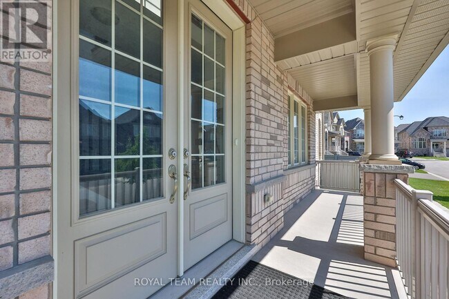 Building Photo - 97 Kingknoll Cres