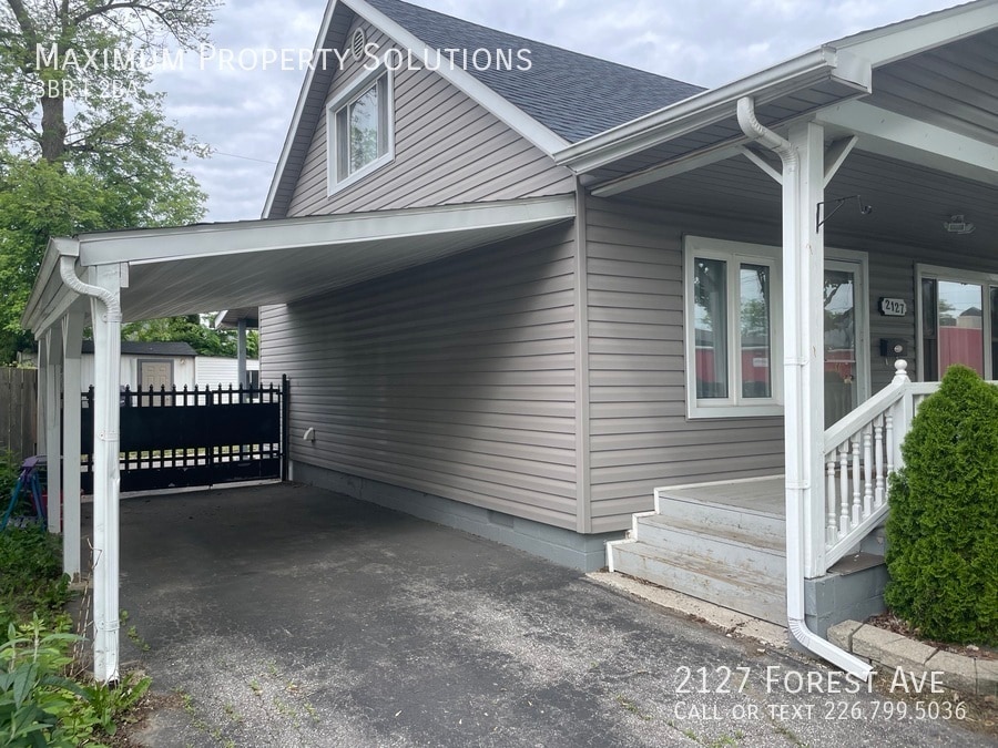 Primary Photo - 2127 Forest Ave