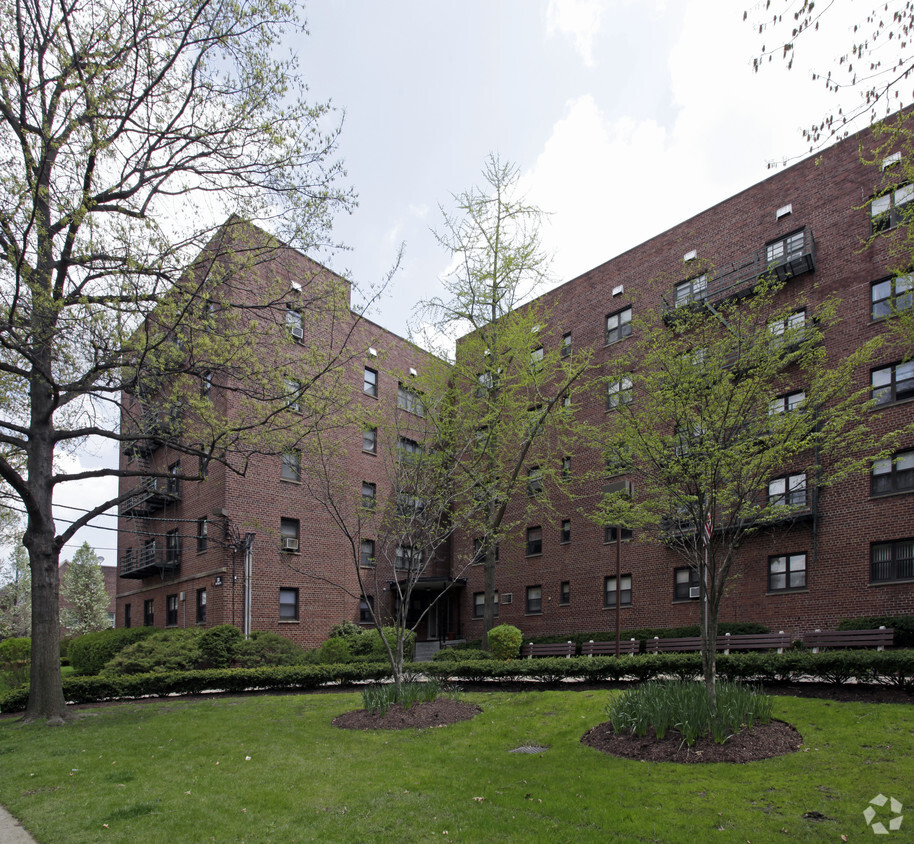 Foto del edificio - College Towers