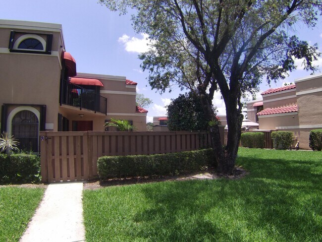 Foto del edificio - 8116 Severn Dr