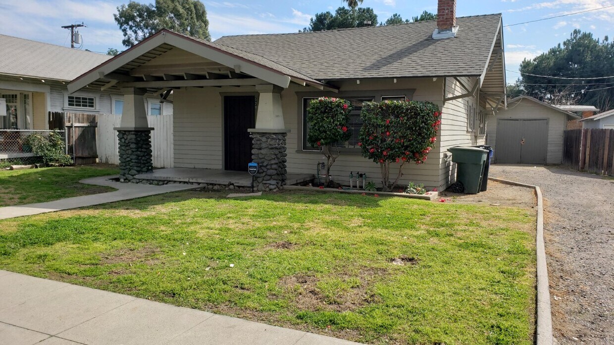 Primary Photo - 520 E Alvarado St
