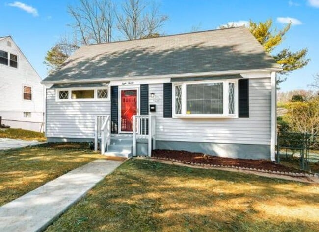 Building Photo - 820 Templecliff Rd