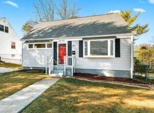 Building Photo - 820 Templecliff Rd