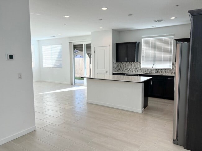 Foto del edificio - 3 br, 2.5 bath House - 3936 Wrenwood Ave