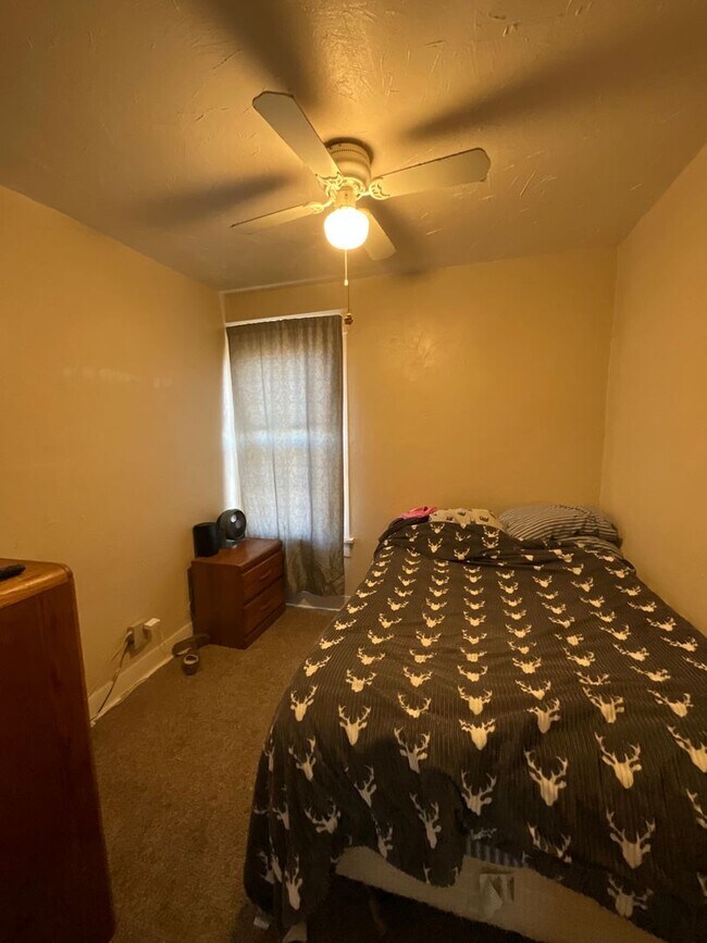 Foto del edificio - 8714A W Mitchell St