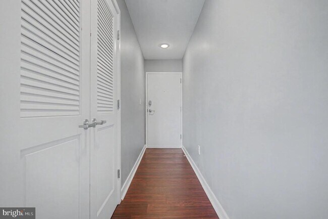 Foto del edificio - 768 Fairview Ave