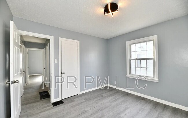 Foto del edificio - 3910 E 34th St