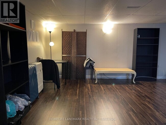 Building Photo - 31 Compton Dr