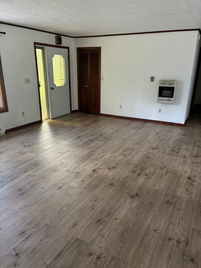Foto del edificio - 221 Zenith Rd