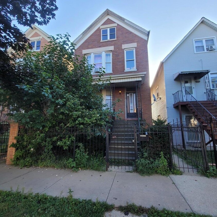 Primary Photo - 4349 S Talman Ave
