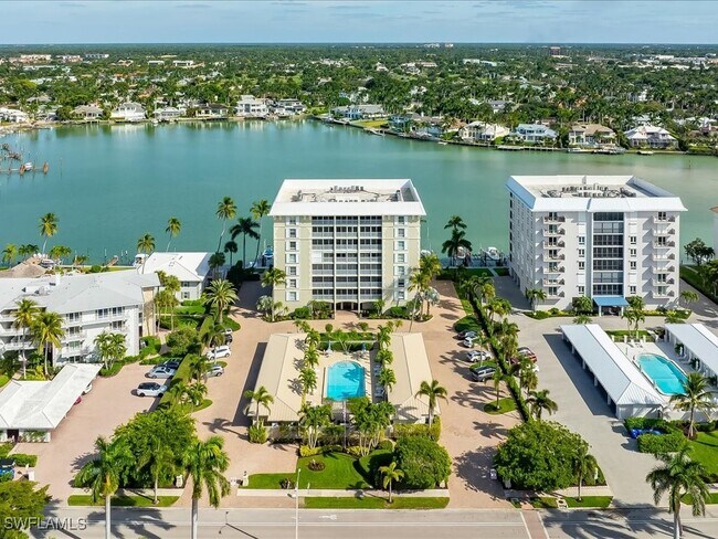 Foto del edificio - 2750 Gulf Shore Blvd N