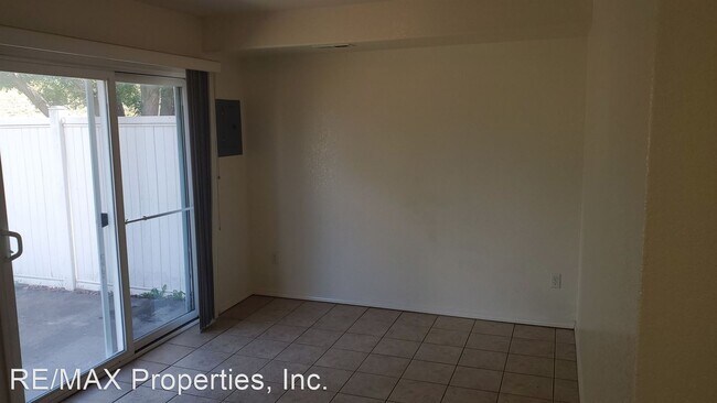 Foto del edificio - 1248 Nichols Blvd