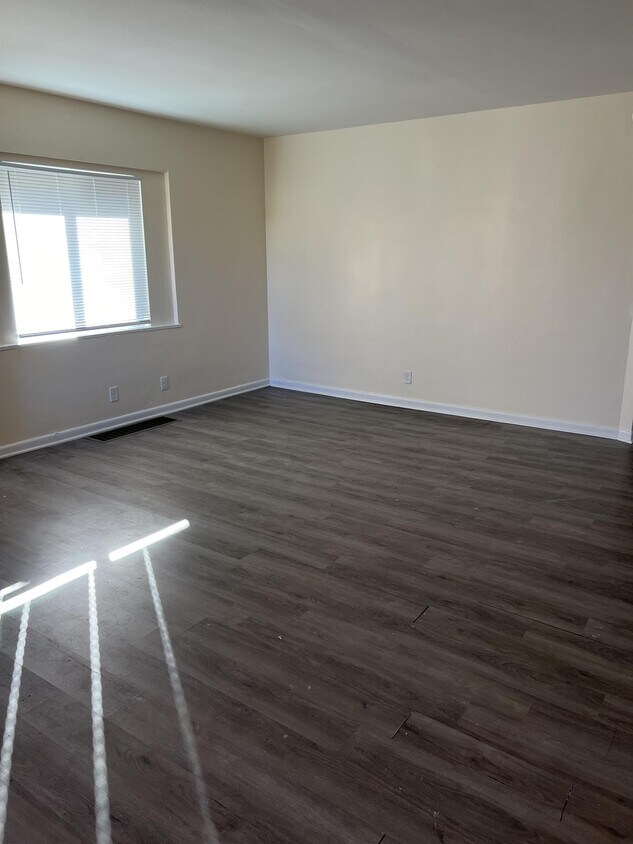 Foto principal - 3679-3685 Otterbein Ave