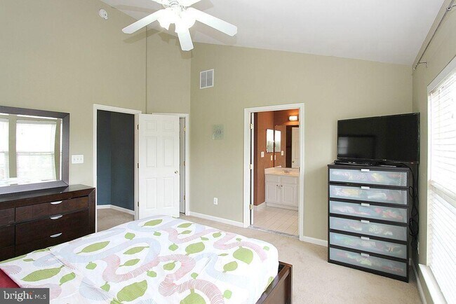 Foto del edificio - 44269 Cornish Ln