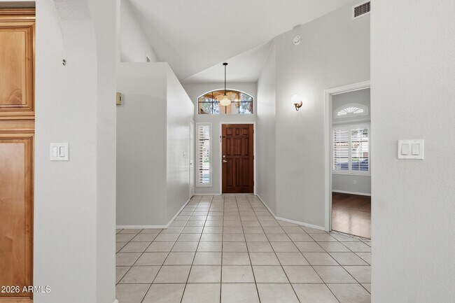 Building Photo - 225 W Vera Ln