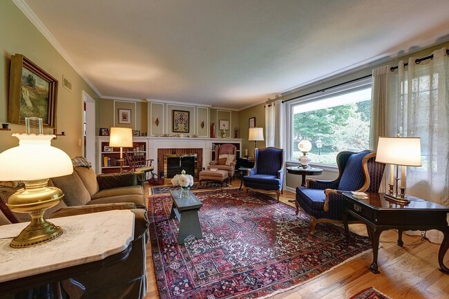 Building Photo - 21 Valentine Rd