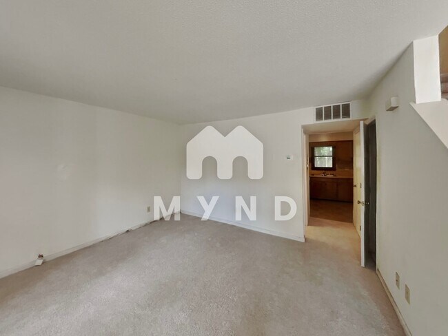 Foto del edificio - 8715 Chapel Hill Rd