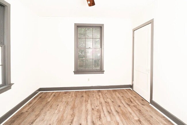 Foto del edificio - 1405 Hunt Ave