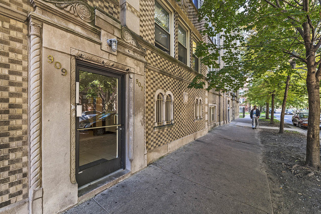 Foto del edificio - 8201 S Drexel Ave
