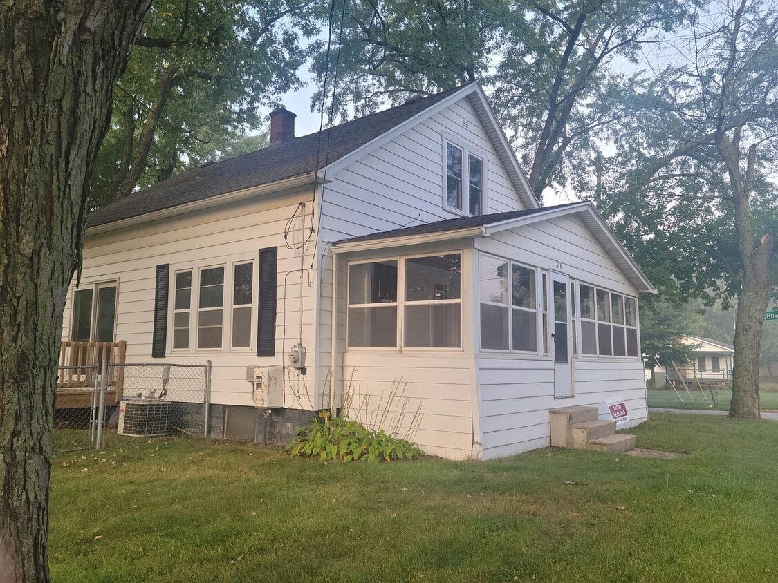 Primary Photo - 513 W Centre Ave