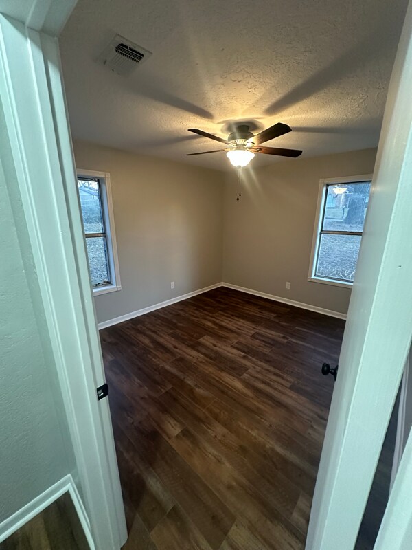 Foto del edificio - 1829 Azalea St