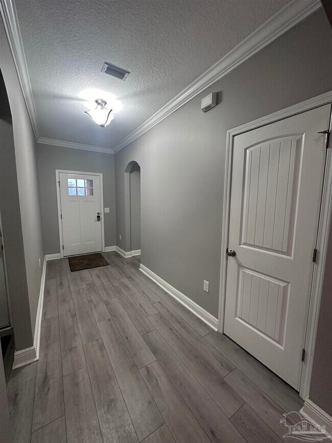 Foto del edificio - 4745 Dupont Cir