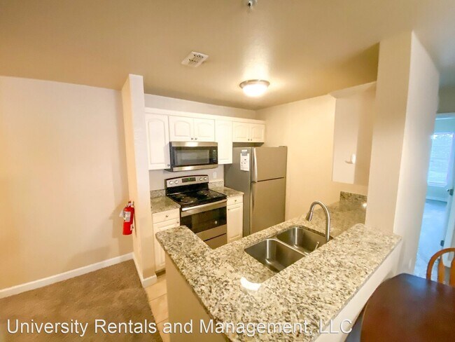Building Photo - 4 br, 4 bath House - 921 SW Depot Avenue #404