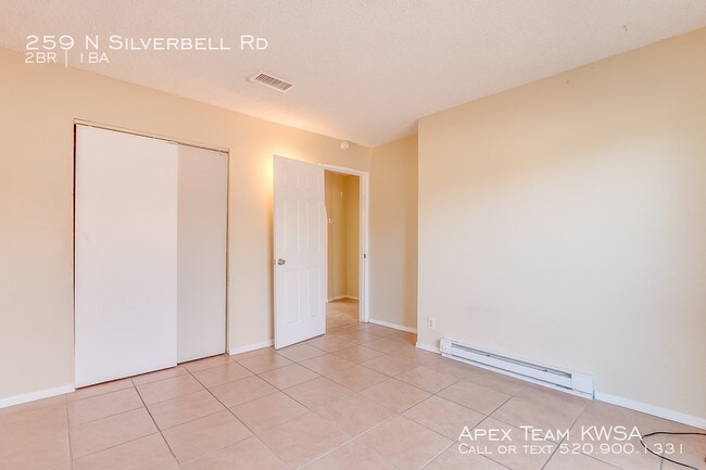 Building Photo - Cozy 2bd\/1ba with Fireplace