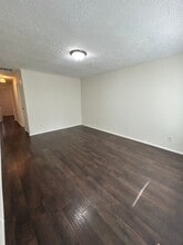 Building Photo - 4413 Chisholm Trail