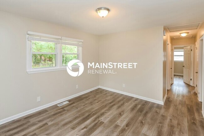 Foto del edificio - 3 Bedroom Pet-Friendly Home in CHARLOTTE, NC with Main Street Renewal