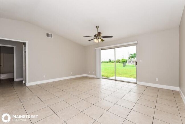 Foto del edificio - 511 SE 13TH TER, CAPE CORAL, FL 33990