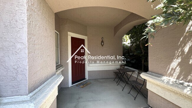 Building Photo - Very Nice 4bd/3ba Roseville House With 2 Car Garage And Pool!