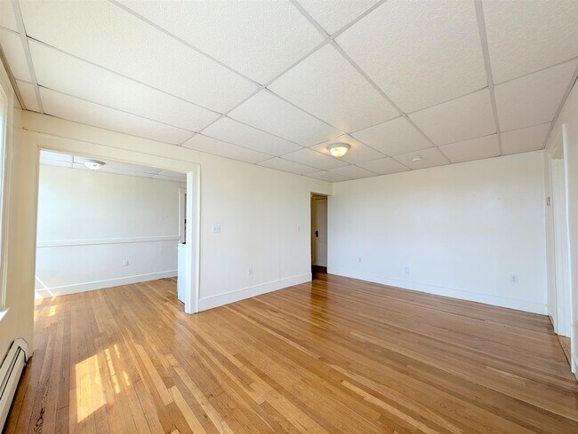 Foto del edificio - 34 College Ave