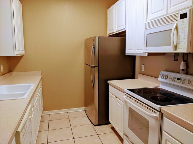 Foto del edificio - 588 Brantley Terrace