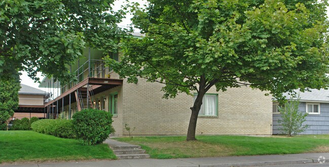 6119-6123 N Colton St, Spokane, WA 99208 Apartments ...