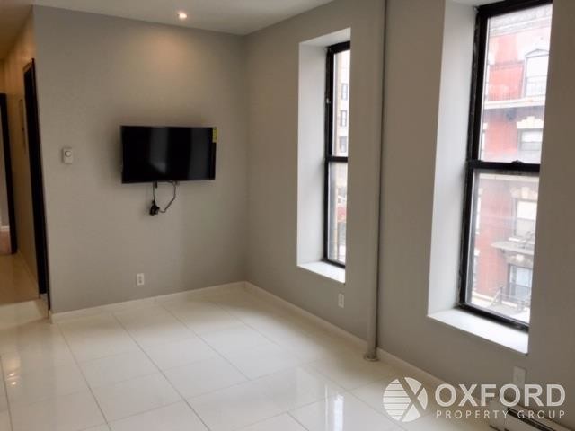 Foto del edificio - 174 West 107th Street