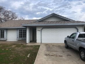 Building Photo - 2348 Pinon Ct